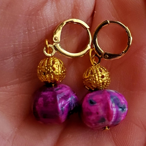 New Stunning Purple Fire Agate Rondelle Gold Earrings. - Picture 5 of 9